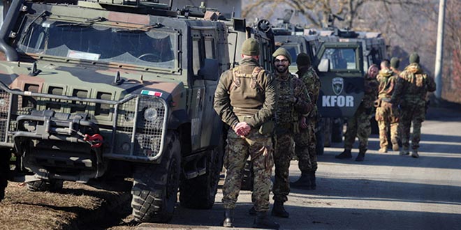 Командант НАТО за Европу: На Косово треба послати више и јаче снаге и тешку опрему